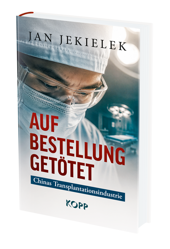 Jan Jekielek enthüllt in diesem Buch, dass die Kommunistische Partei Chinas politische und religiöse Gefangene, insbesondere Falun-Gong-Praktizierende und Uiguren, aber auch Tibeter und Christen, systematisch verfolgt und ihre Organe für den Verkauf nutzt. Whistleblower, Preislisten und verdeckte Ermittlungen belegen die Praxis, die über 2 Jahrzehnte hinweg ein Wirtschaftszweig industriellen Ausmaßes geworden ist. Tatsächlich ist diese Industrie heute rund 8,9 Milliarden US-Dollar pro Jahr schwer.